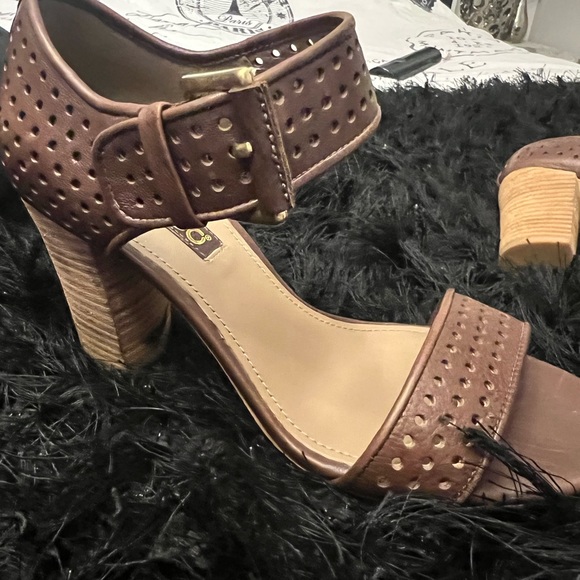 ECCO OMAK PERFORATED SANDAL - Picture 6 of 7